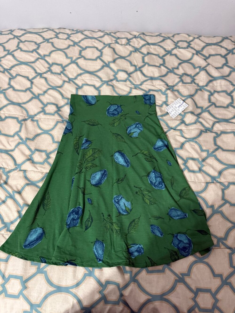 NWT LuLaRoe Green Blue Rose Azure Skirt L 💚